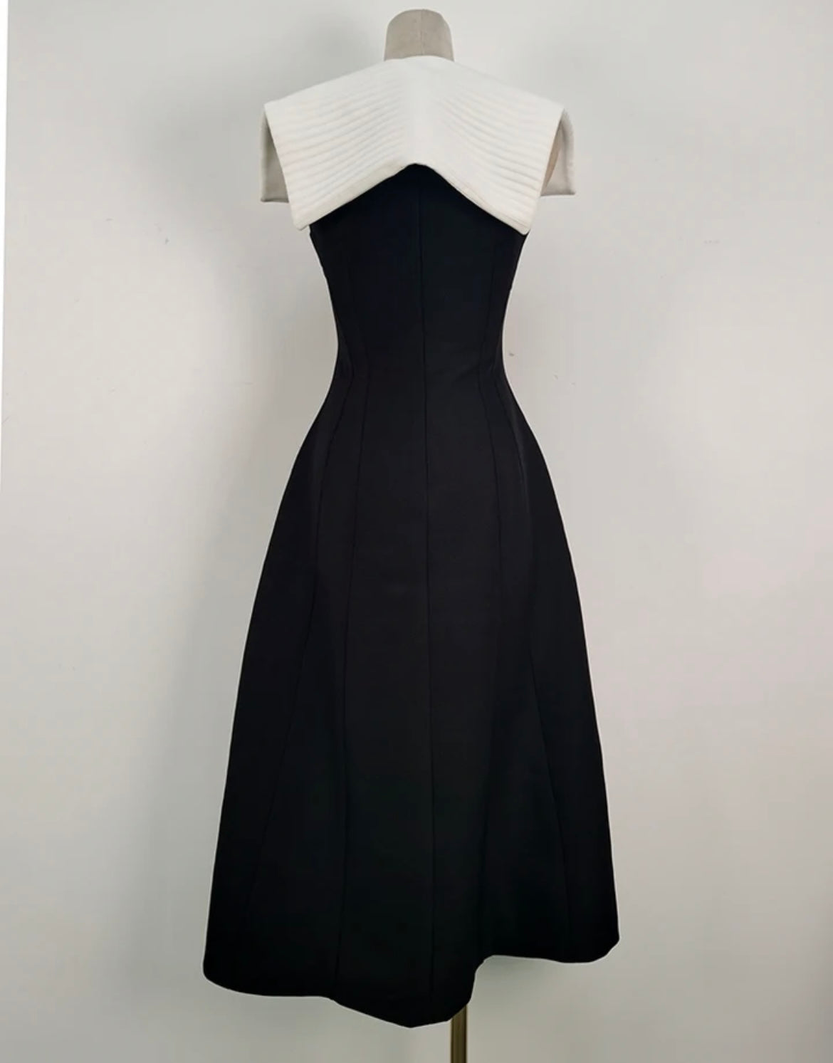 Preorder - Long balck